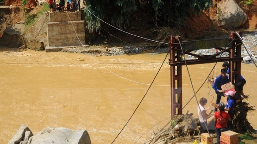 
        More emergency aid for flood-hit residents in Lao Cai
                              