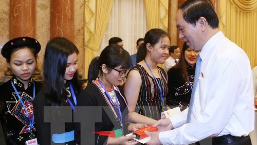 President greets outstanding ethnic minority students