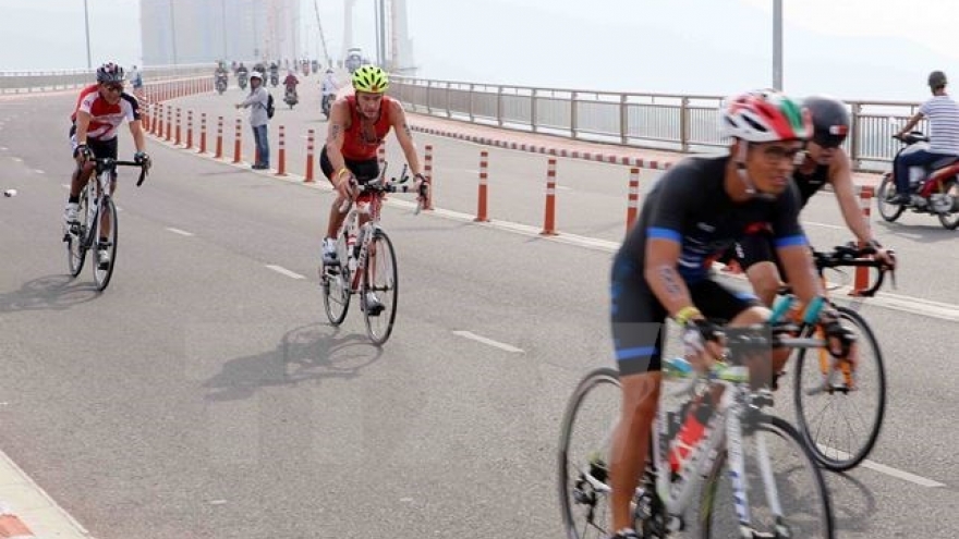 Nearly 1,400 ironmen compete in Da Nang