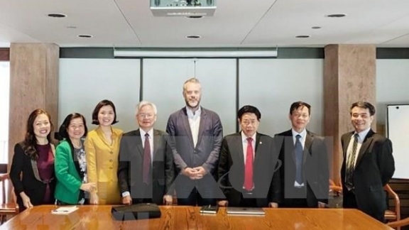 Central theoretical council delegation visits Canada