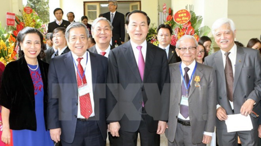 President attends historical sciences association’s 50th anniversary