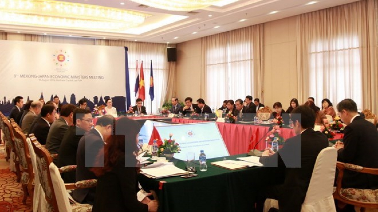 ASEAN, Japan ministers agree to strengthen economic ties