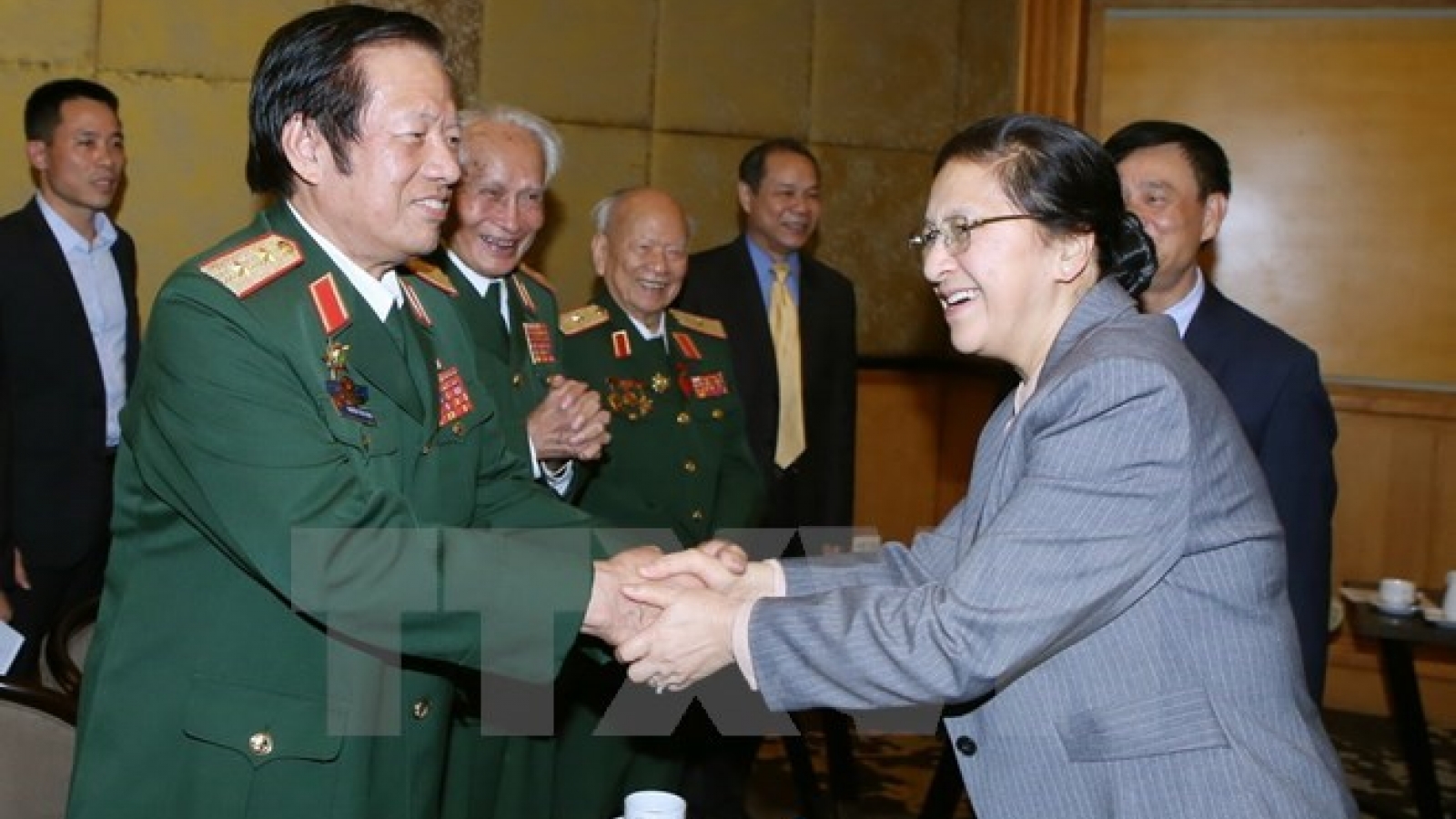 Friendship associations work to boost Vietnam-Laos relations