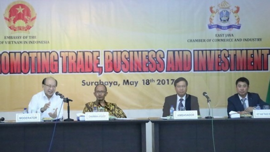 Vietnam Embassy presents at trade seminar in Indonesia