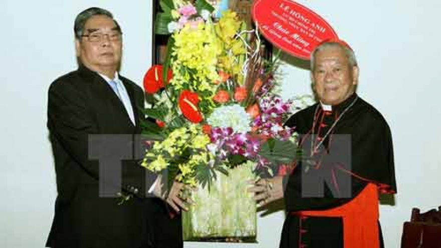 Xmas greetings to Catholics, Protestants in Hanoi