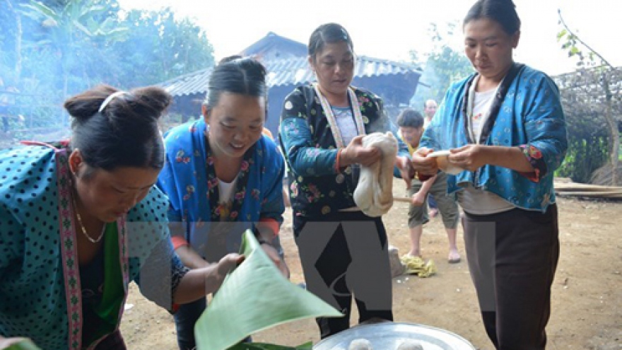 Enterprises help the poor enjoy Lunar New Year