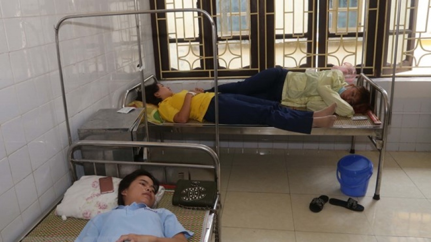 29 workers hospitalized in Ha Nam due to food poisoning 