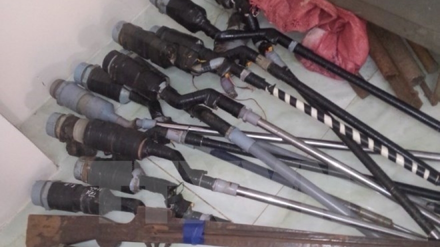 Police arrest four in online arms trafficking case