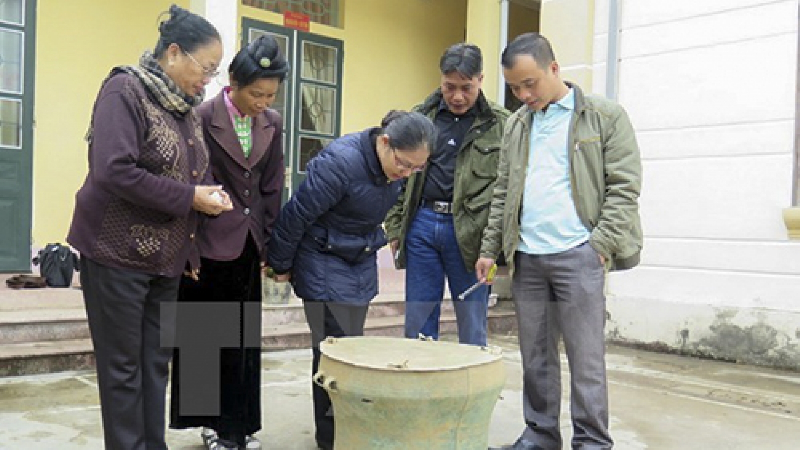 Ancient bronze drum found in Dien Bien