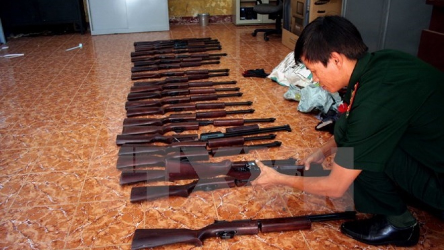
        Trafficked guns detected at Noi Bai airport
                              