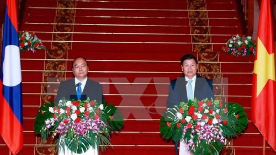 
        Lao PM urges joint efforts to deepen Vietnam-Laos ties
                              