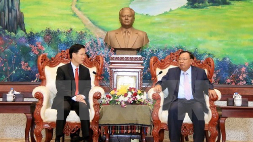 Lao leader lauds cooperation in popularisation work with Vietnam