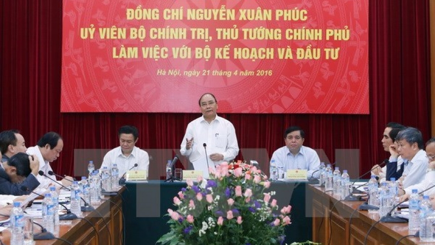 PM calls for efforts to fulfill growth target of 6.7%