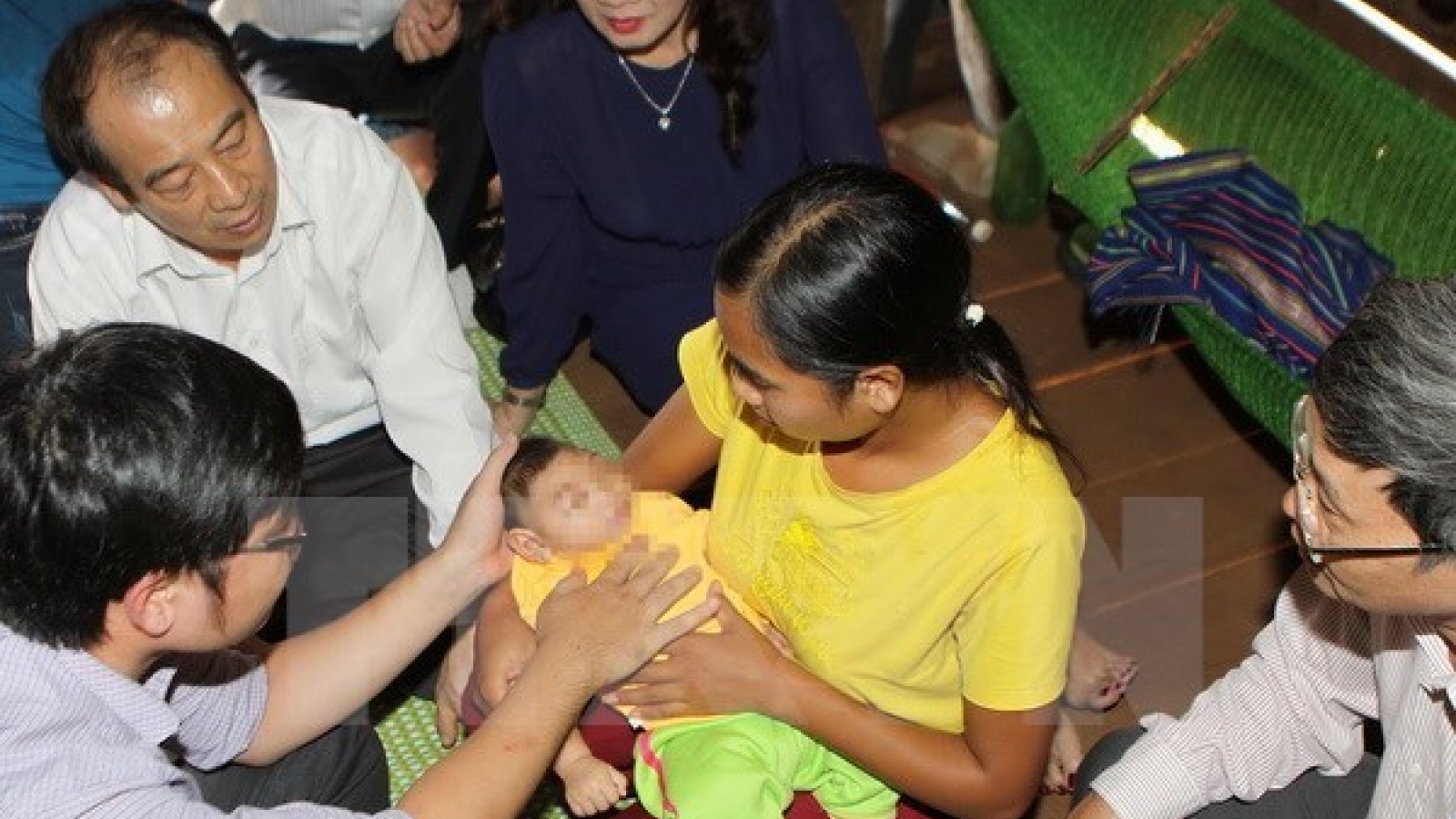 Health workers study suspected microcephaly in Dak Lak