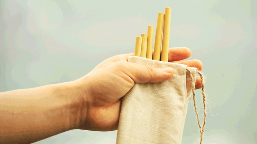​Vietnamese youth take on no-plastic-straw challenge
