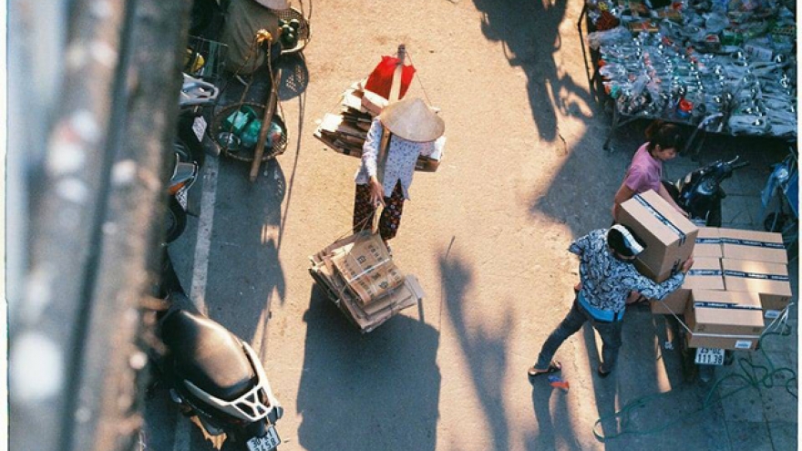 Vietnamese youth bring film photography back in vogue