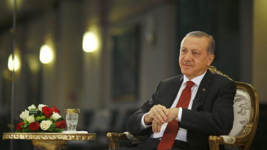 Erdogan vows military shake-up as Turkey seeks to assuage critics
