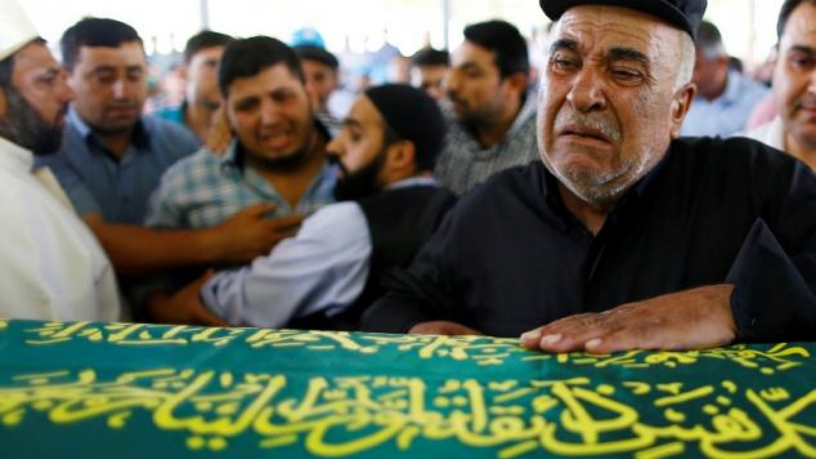 Turkey vows to cleanse Islamic State from border after wedding attack