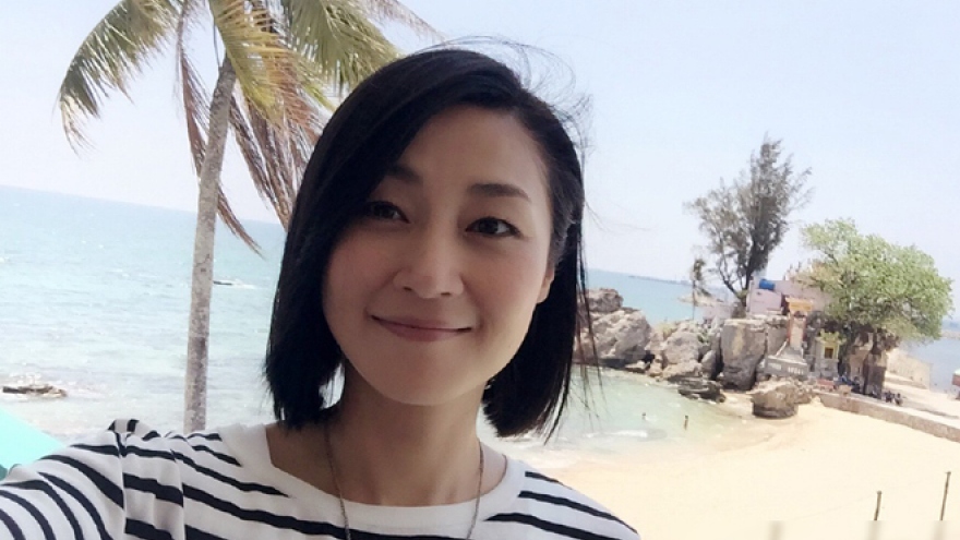 Joey Meng looks exhausted in Vietnam 