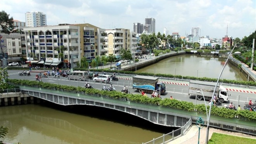 Planner suggests ’twin city’ model for HCM City