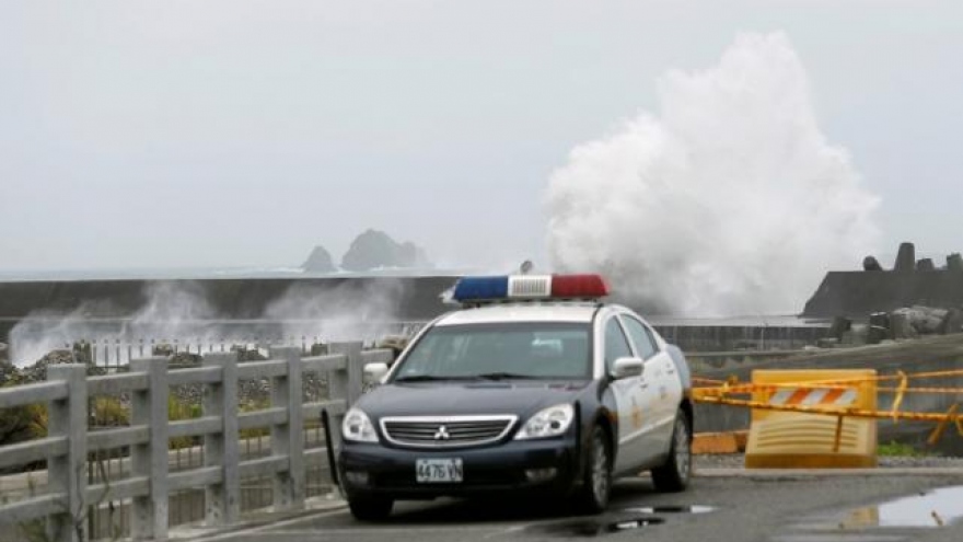 
        Taiwan, China batten down hatches as super typhoon approaches
                              