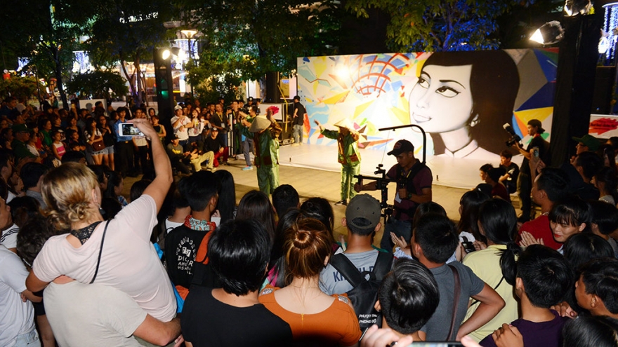 Weekly street art show debuts in downtown Ho Chi Minh City