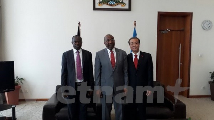 Uganda keen on boosting ties with Vietnam