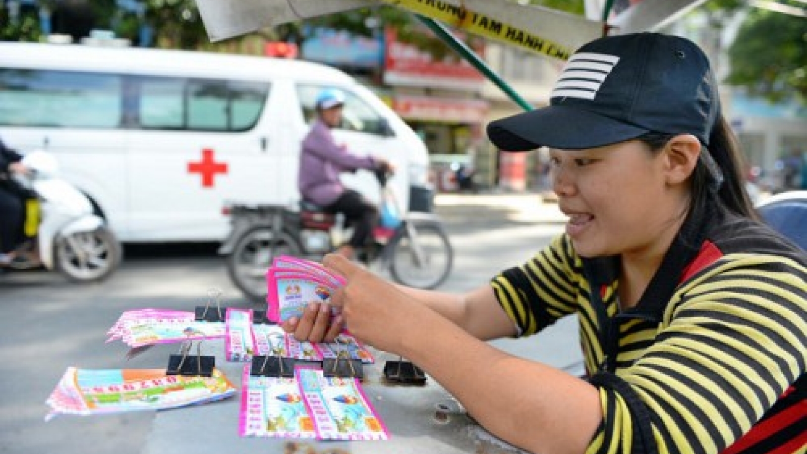 Vietnam ministry defends computerized lottery against traditional rival