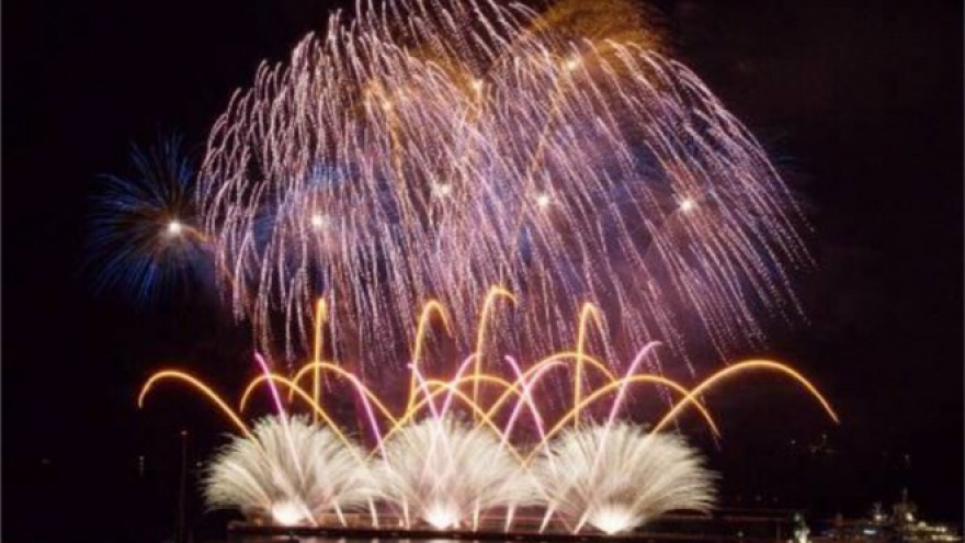Spectacular light feast at Da Nang int’l fireworks festival