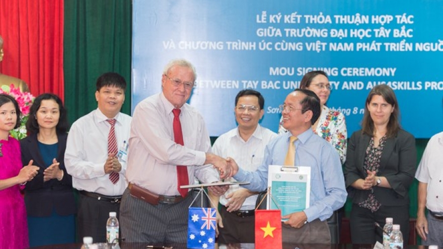 Australia supports manpower training at Tay Bac University