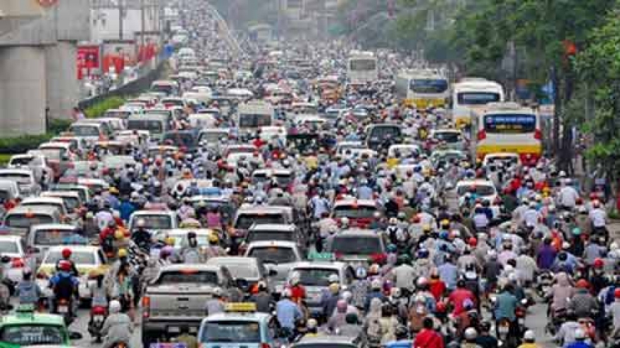 Hanoi plans measures to reduce traffic jams
