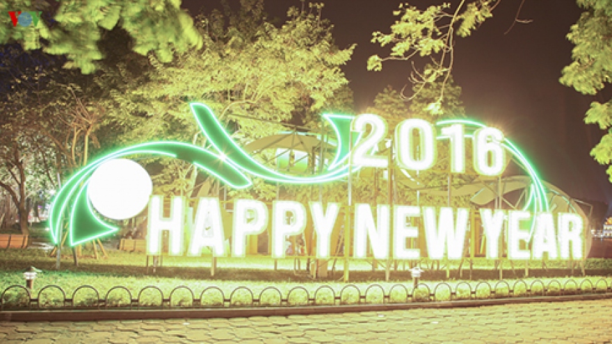 Sparkling Hanoi to welcome New Year