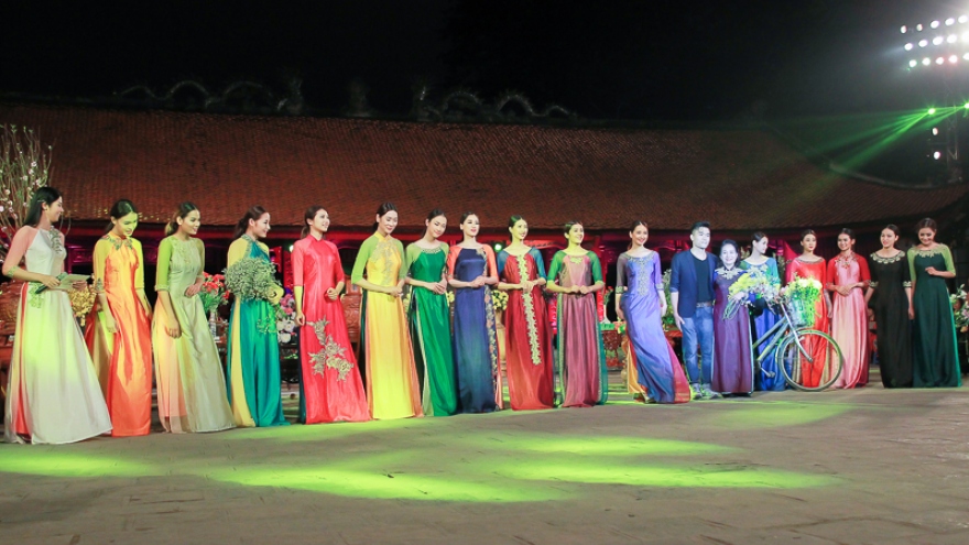 In photos: Temple of Literature Ao Dai Festival