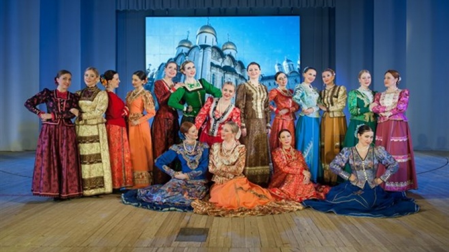Art performance celebrates Russia’s National Day in Hanoi