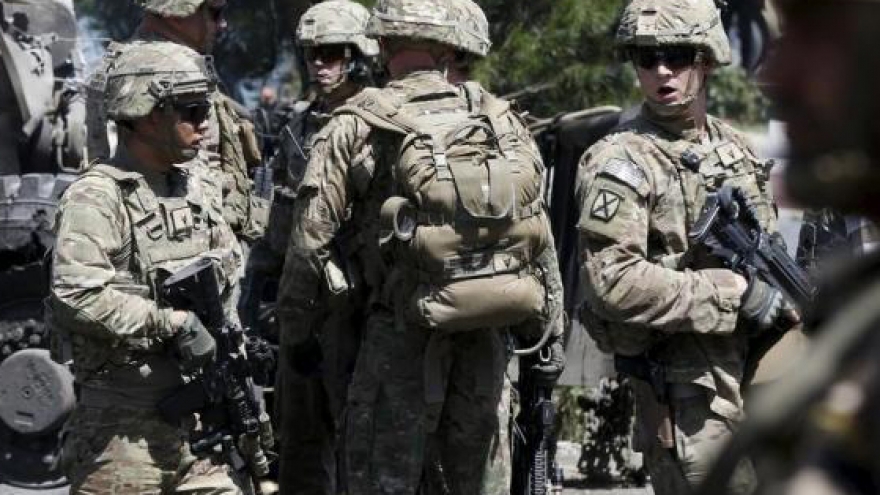 Obama slows pace of US troop withdrawal in Afghanistan