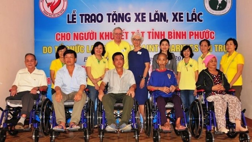 
        US charity gives wheelchairs to the disabled in Binh Phuoc
                              
