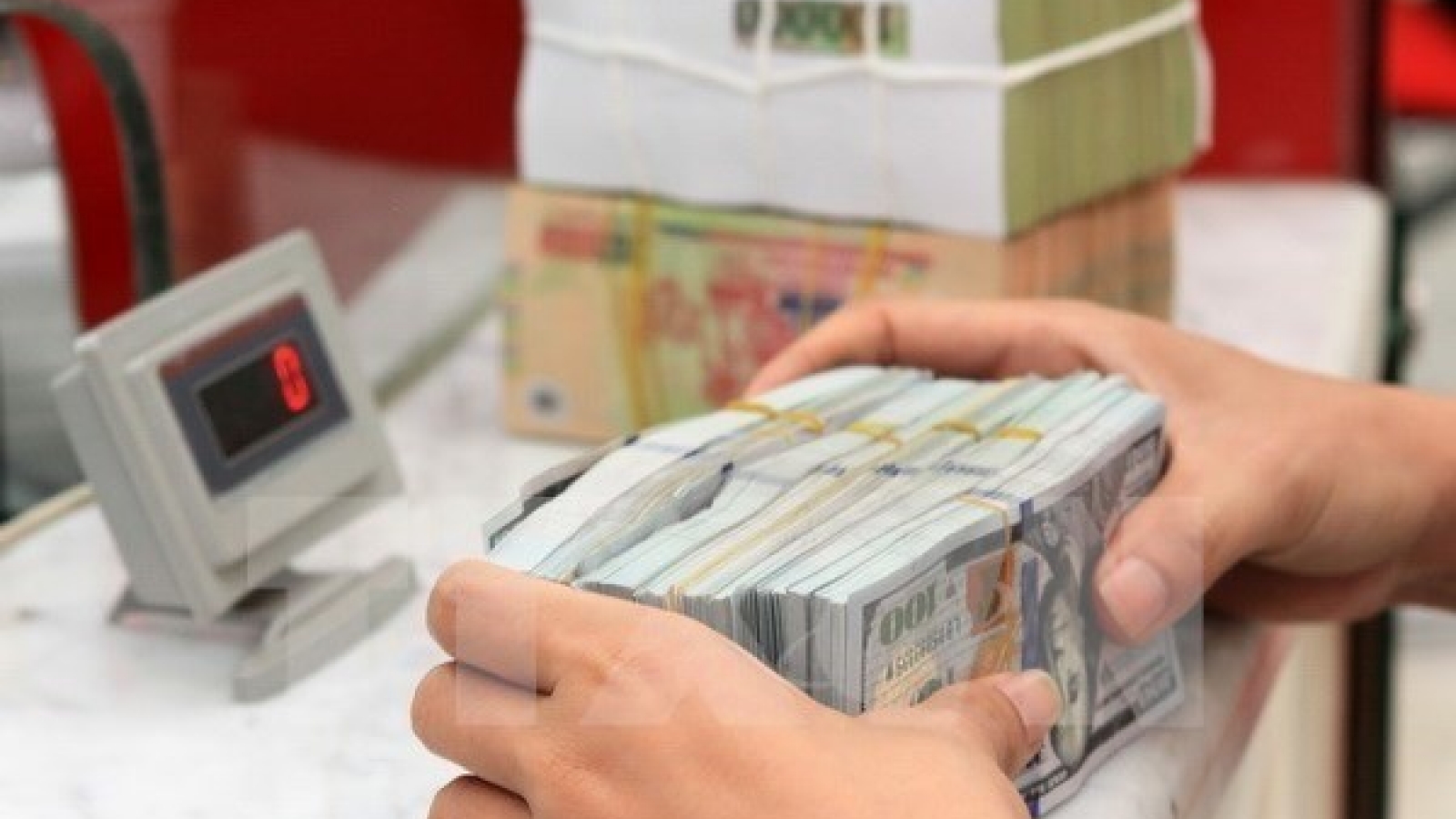 Reference exchange rate up VND3
