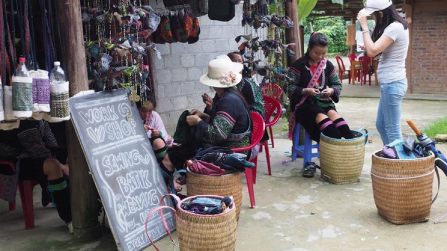 Ta Van turns into tourist destination