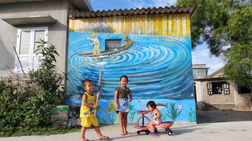 Fascinating mural paintings adorn Hue village