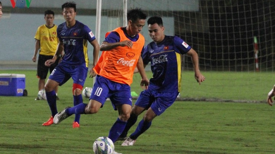 Vietnam Olympic squad train in the rain before Palestine match