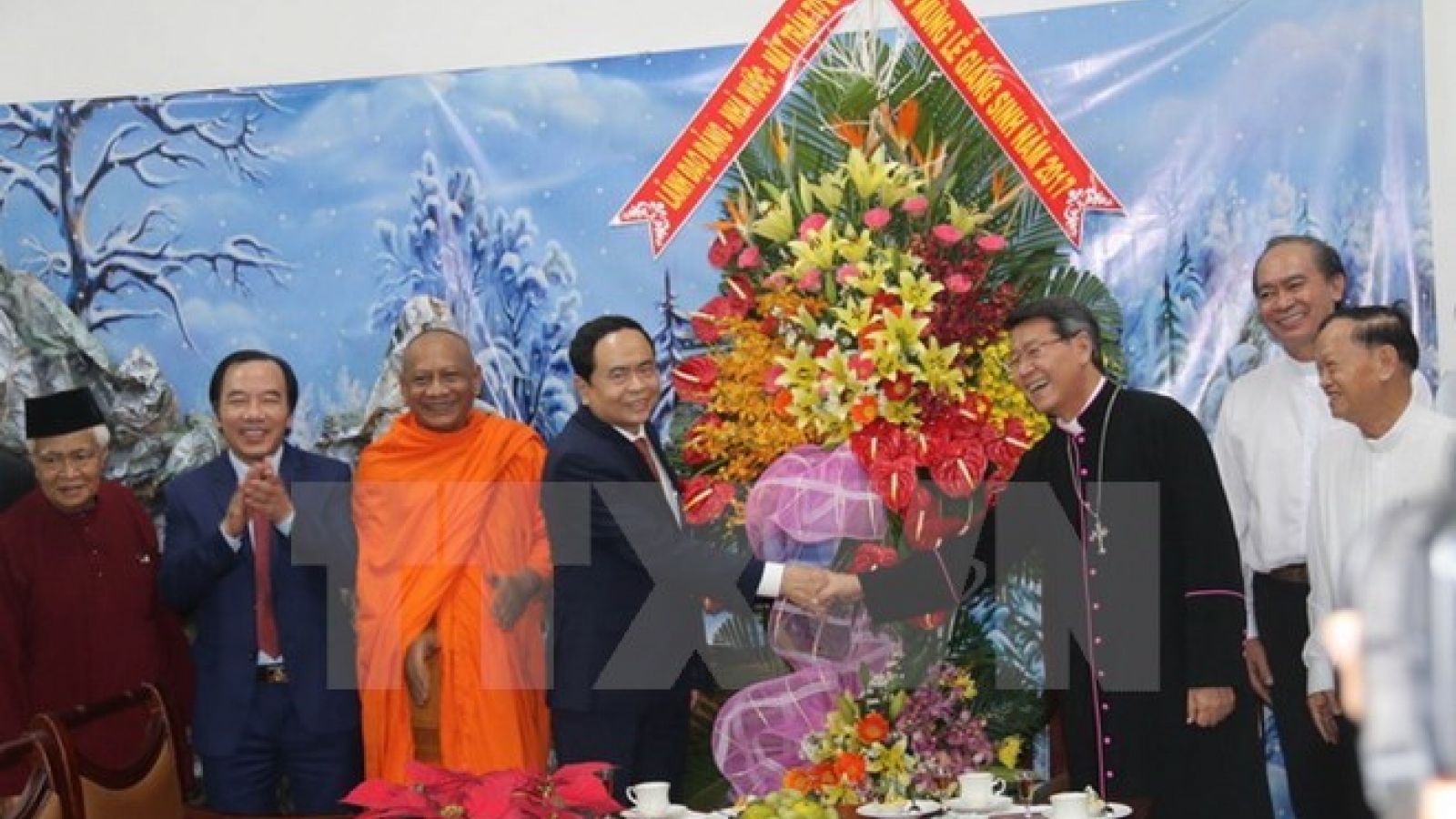VFF leader extends Christmas greetings to religious community