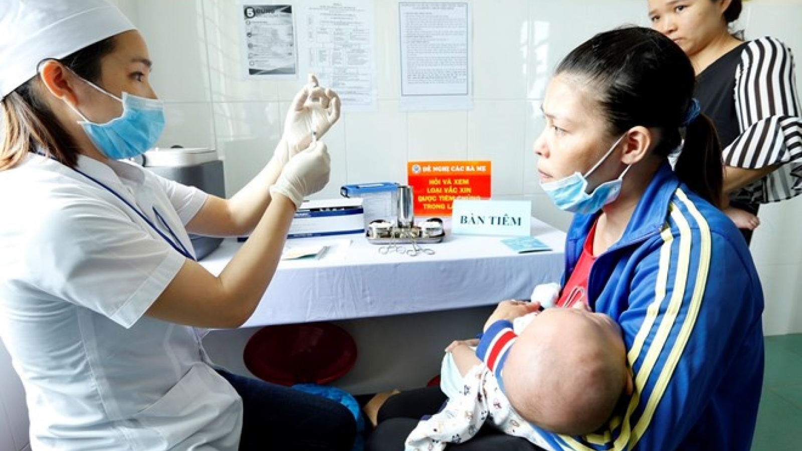Vietnam boosts hepatitis B vaccination for newborns in remote areas