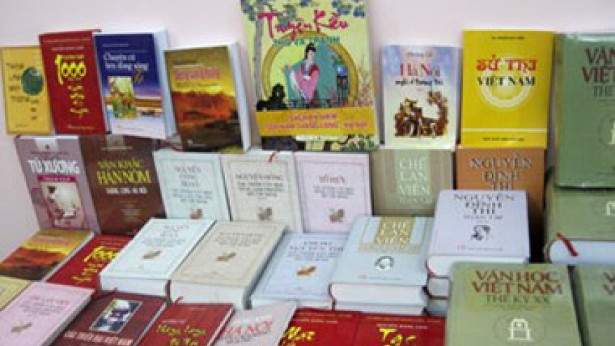 Authors learn about Vietnamese literature