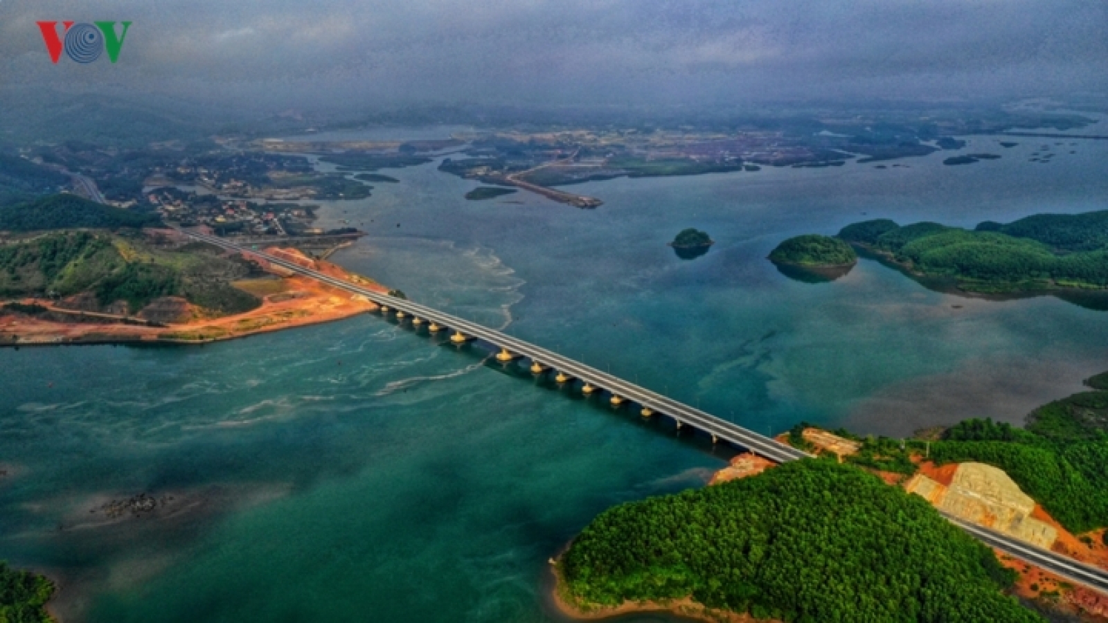 First look at 60km long Ha Long-Van Don Expressway 