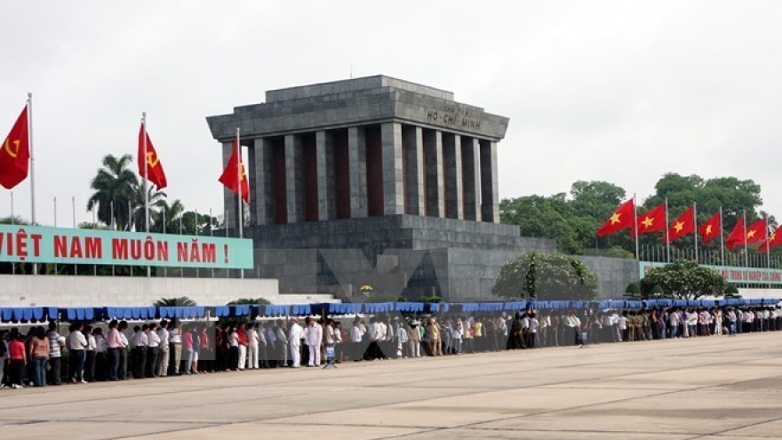 
        War veterans honour late President Ho Chi Minh
                              