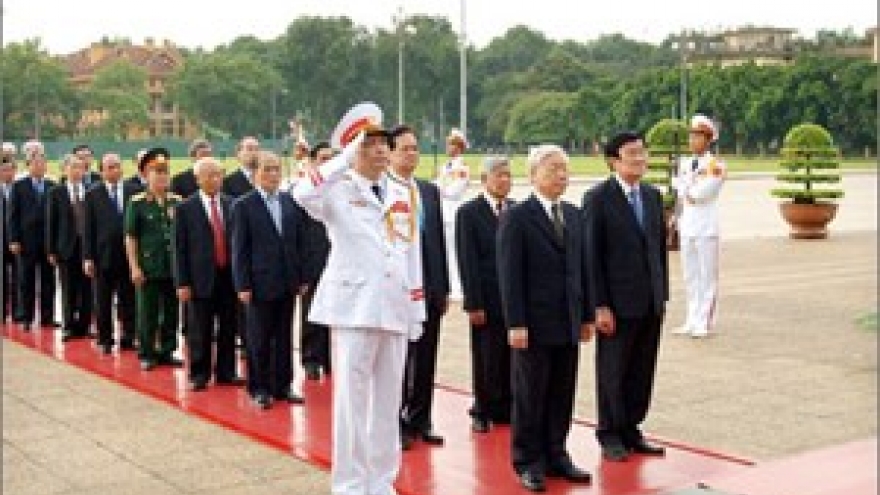Senior leaders pay tribute to fallen soldiers
