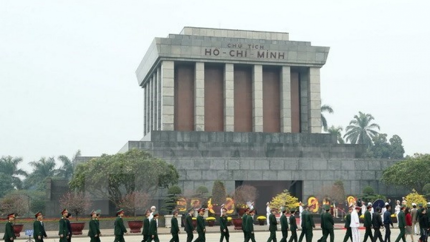 Leaders pay tribute to late President Ho Chi Minh