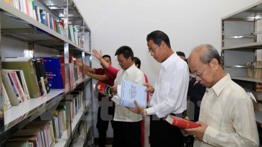 Vietnamese library opens in Vientiane