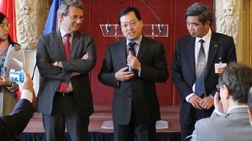 Vietnamese, French businesses promote cooperation in national defence