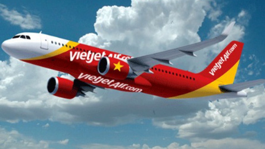 VietjetAir opens new air route from Vinh to Da Lat